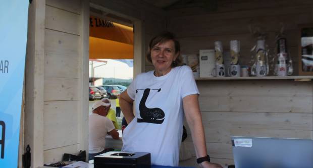 MEĐUNARODNI KONJIČKI TURNIR U PLETERNICI: Održana prva konjička noćna utrka u svijetu