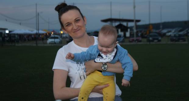 MEĐUNARODNI KONJIČKI TURNIR U PLETERNICI: Održana prva konjička noćna utrka u svijetu