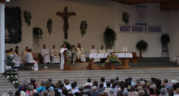 FOTOGALERIJA: Peta večer Devetnice Gospi od Suza