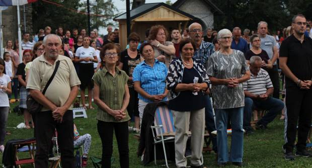 FOTOGALERIJA: Peta večer Devetnice Gospi od Suza