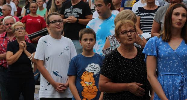 FOTOGALERIJA: Peta večer Devetnice Gospi od Suza