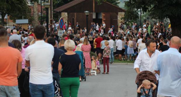 FOTOGALERIJA: Peta večer Devetnice Gospi od Suza