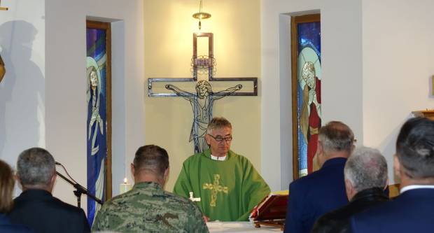 Svečani mimohod povodom 31. obljetnice oslobođenja Vojarne 123. brigade i Dana hrvatskih branitelja PSŽ