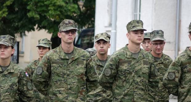 Svečani mimohod povodom 31. obljetnice oslobođenja Vojarne 123. brigade i Dana hrvatskih branitelja PSŽ