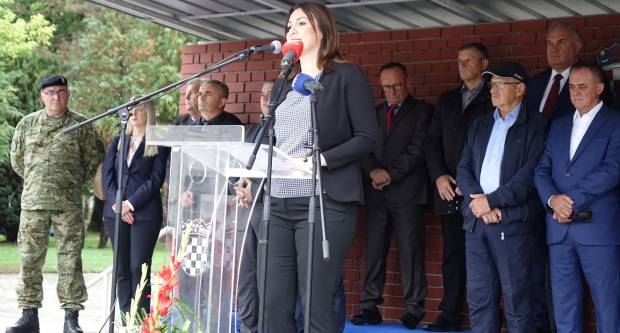 Svečani mimohod povodom 31. obljetnice oslobođenja Vojarne 123. brigade i Dana hrvatskih branitelja PSŽ