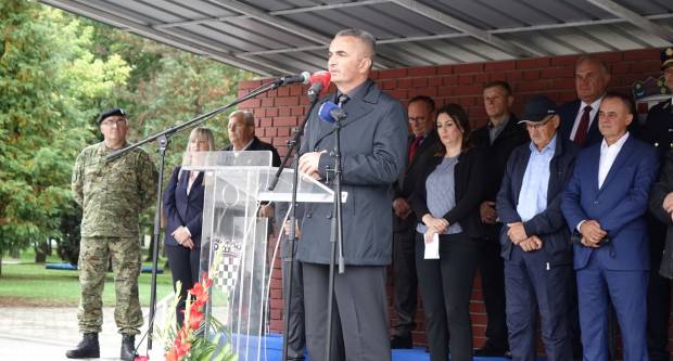 Svečani mimohod povodom 31. obljetnice oslobođenja Vojarne 123. brigade i Dana hrvatskih branitelja PSŽ