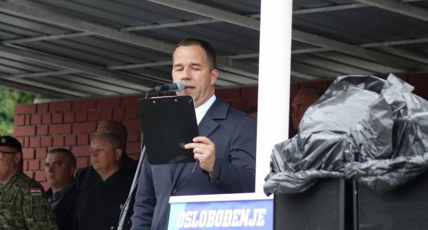 Svečani mimohod povodom 31. obljetnice oslobođenja Vojarne 123. brigade i Dana hrvatskih branitelja PSŽ