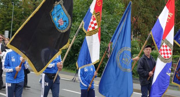 Svečani mimohod povodom 31. obljetnice oslobođenja Vojarne 123. brigade i Dana hrvatskih branitelja PSŽ
