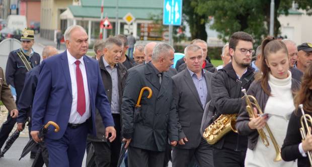 Svečani mimohod povodom 31. obljetnice oslobođenja Vojarne 123. brigade i Dana hrvatskih branitelja PSŽ