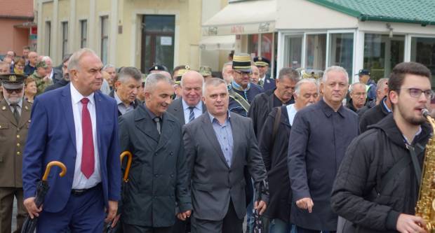 Svečani mimohod povodom 31. obljetnice oslobođenja Vojarne 123. brigade i Dana hrvatskih branitelja PSŽ