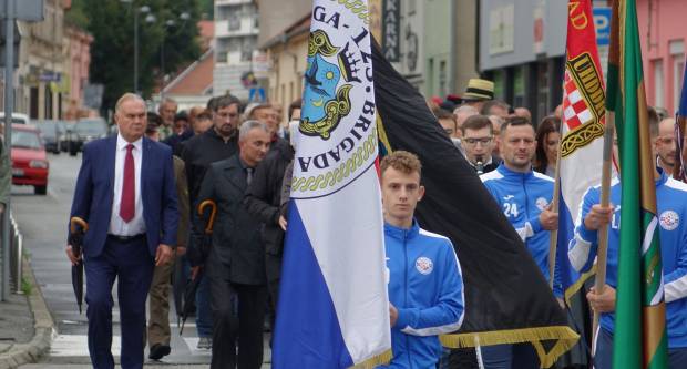 Svečani mimohod povodom 31. obljetnice oslobođenja Vojarne 123. brigade i Dana hrvatskih branitelja PSŽ