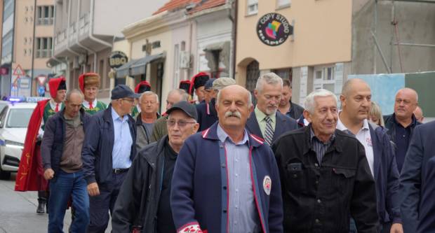 Svečani mimohod povodom 31. obljetnice oslobođenja Vojarne 123. brigade i Dana hrvatskih branitelja PSŽ