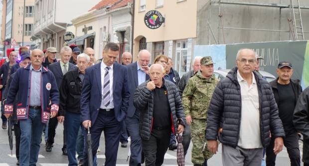 Svečani mimohod povodom 31. obljetnice oslobođenja Vojarne 123. brigade i Dana hrvatskih branitelja PSŽ