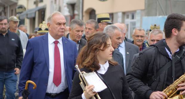 Svečani mimohod povodom 31. obljetnice oslobođenja Vojarne 123. brigade i Dana hrvatskih branitelja PSŽ