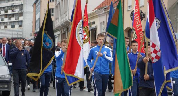Svečani mimohod povodom 31. obljetnice oslobođenja Vojarne 123. brigade i Dana hrvatskih branitelja PSŽ