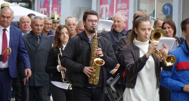 Svečani mimohod povodom 31. obljetnice oslobođenja Vojarne 123. brigade i Dana hrvatskih branitelja PSŽ