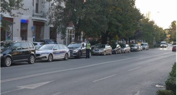 U Slavonskom Brodu porast prekršaja nepropisnog zaustavljanja vozila