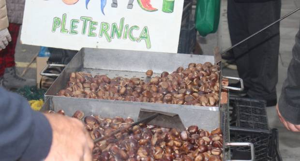 JESEN U PLETERNICI: Održan veliki Jesenski sajam i Kestenijada