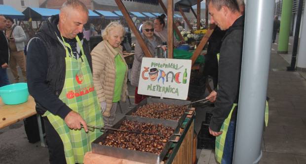 JESEN U PLETERNICI: Održan veliki Jesenski sajam i Kestenijada