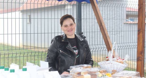 JESEN U PLETERNICI: Održan veliki Jesenski sajam i Kestenijada