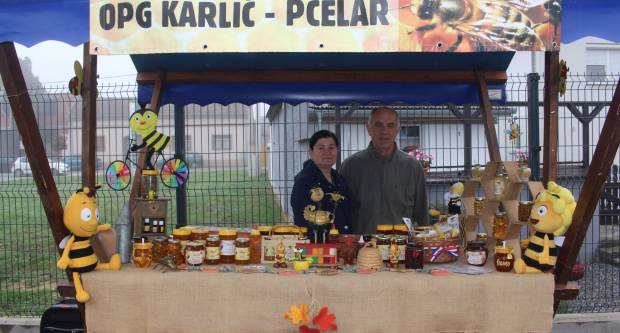 JESEN U PLETERNICI: Održan veliki Jesenski sajam i Kestenijada