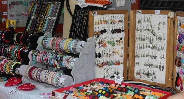 JESEN U PLETERNICI: Održan veliki Jesenski sajam i Kestenijada