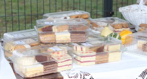 JESEN U PLETERNICI: Održan veliki Jesenski sajam i Kestenijada