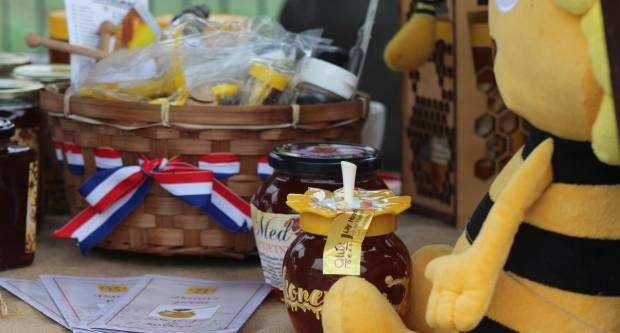 JESEN U PLETERNICI: Održan veliki Jesenski sajam i Kestenijada