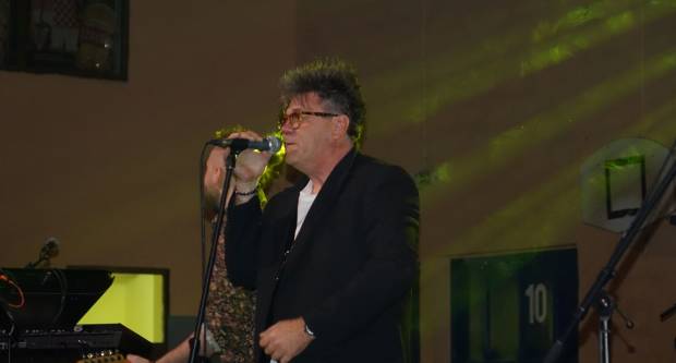 KONCERT CRVENE JABUKE: Brojni Požežani i Požežanke uživali u humanitarnom koncertu za Martinu Šimić