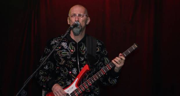 KONCERT CRVENE JABUKE: Brojni Požežani i Požežanke uživali u humanitarnom koncertu za Martinu Šimić