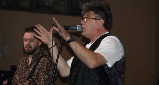 KONCERT CRVENE JABUKE: Brojni Požežani i Požežanke uživali u humanitarnom koncertu za Martinu Šimić