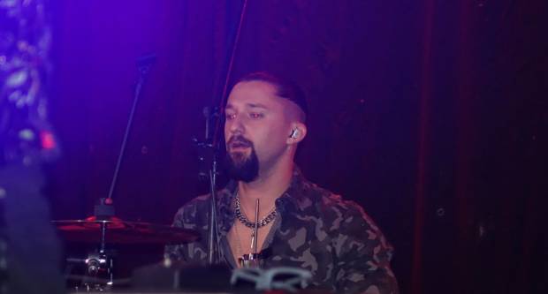 KONCERT CRVENE JABUKE: Brojni Požežani i Požežanke uživali u humanitarnom koncertu za Martinu Šimić