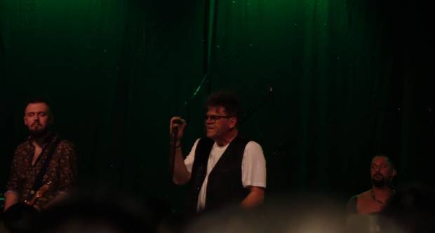 KONCERT CRVENE JABUKE: Brojni Požežani i Požežanke uživali u humanitarnom koncertu za Martinu Šimić