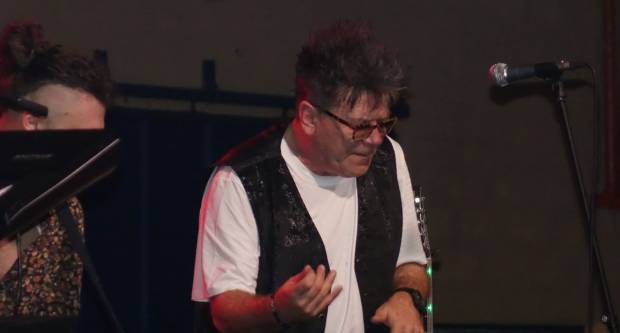 KONCERT CRVENE JABUKE: Brojni Požežani i Požežanke uživali u humanitarnom koncertu za Martinu Šimić