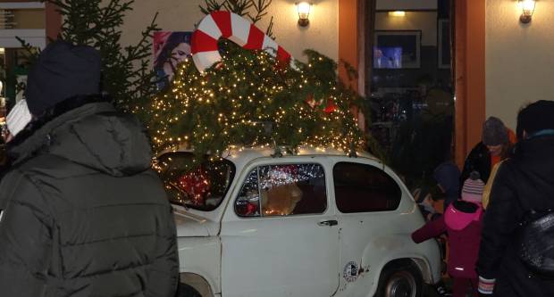 FOTOGALERIJA: Advent u Požegi uz Klapu sv. Lovre