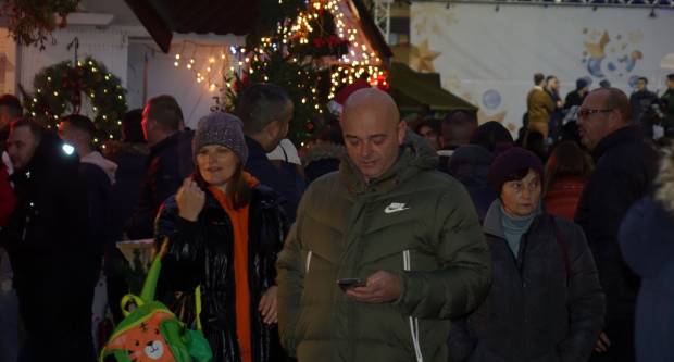 FOTOGALERIJA: Advent u Požegi uz Klapu sv. Lovre