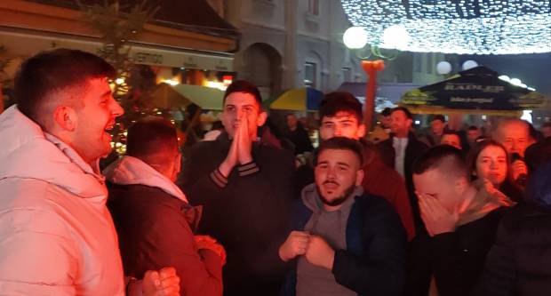 Požežani kao jedno bodrili ʺVatreneʺ