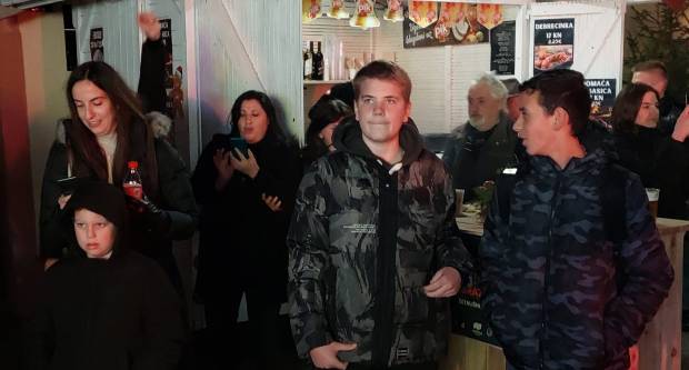 Požežani kao jedno bodrili ʺVatreneʺ