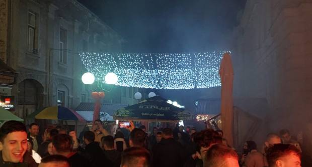 Požežani kao jedno bodrili ʺVatreneʺ