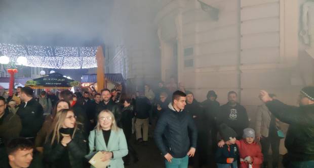 Požežani kao jedno bodrili ʺVatreneʺ