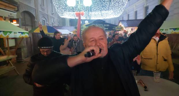 Požežani kao jedno bodrili ʺVatreneʺ