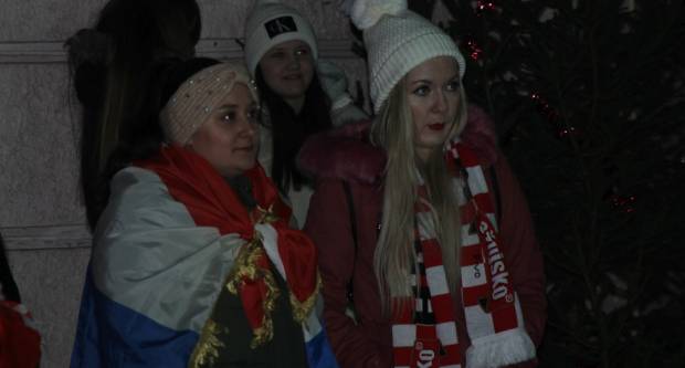 ʺMALO NAS JE, ALI NAS IMAʺ: Požežani na javnom gledanju jučerašnje utakmice