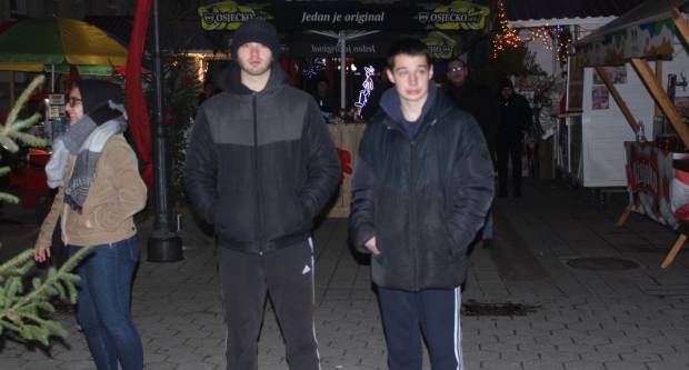 ʺMALO NAS JE, ALI NAS IMAʺ: Požežani na javnom gledanju jučerašnje utakmice