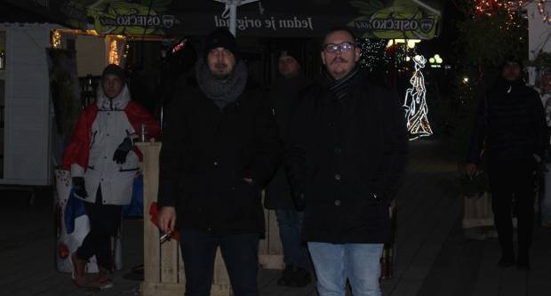 ʺMALO NAS JE, ALI NAS IMAʺ: Požežani na javnom gledanju jučerašnje utakmice