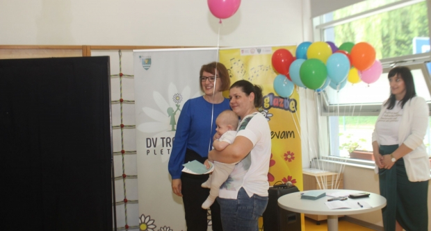 FOTOGALERIJA: Gradonačelnica Marija Šarić darivala novorođenu djecu