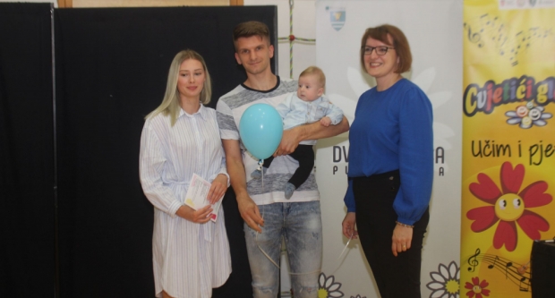 FOTOGALERIJA: Gradonačelnica Marija Šarić darivala novorođenu djecu