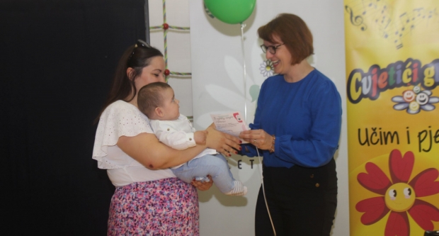 FOTOGALERIJA: Gradonačelnica Marija Šarić darivala novorođenu djecu