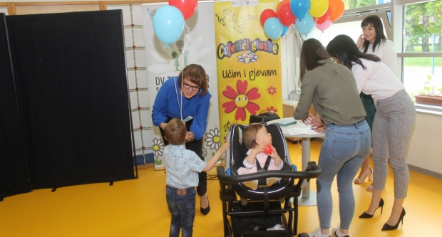 FOTOGALERIJA: Gradonačelnica Marija Šarić darivala novorođenu djecu