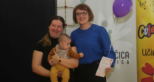 FOTOGALERIJA: Gradonačelnica Marija Šarić darivala novorođenu djecu