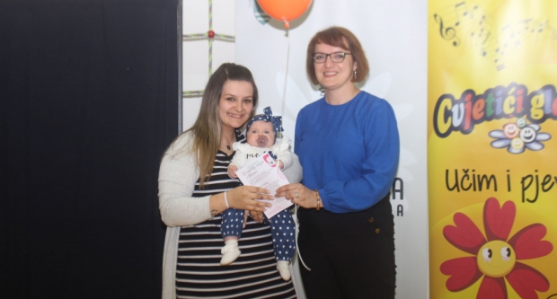 FOTOGALERIJA: Gradonačelnica Marija Šarić darivala novorođenu djecu
